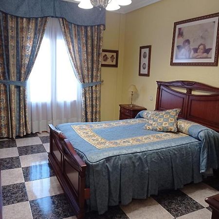 Apartamento Turistico Antigua Universidad Almagro Eksteriør billede
