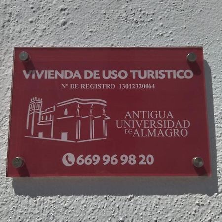 Apartamento Turistico Antigua Universidad Almagro Eksteriør billede