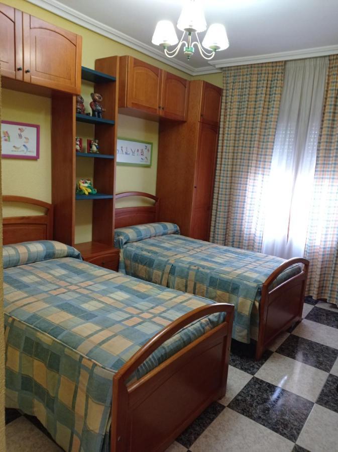 Apartamento Turistico Antigua Universidad Almagro Eksteriør billede