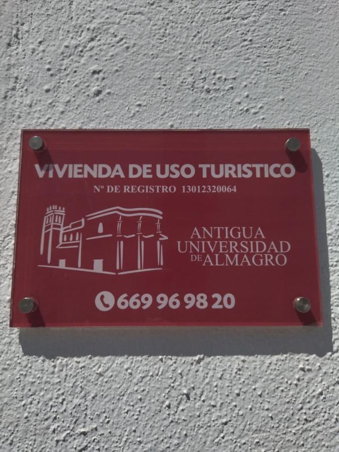 Apartamento Turistico Antigua Universidad Almagro Eksteriør billede